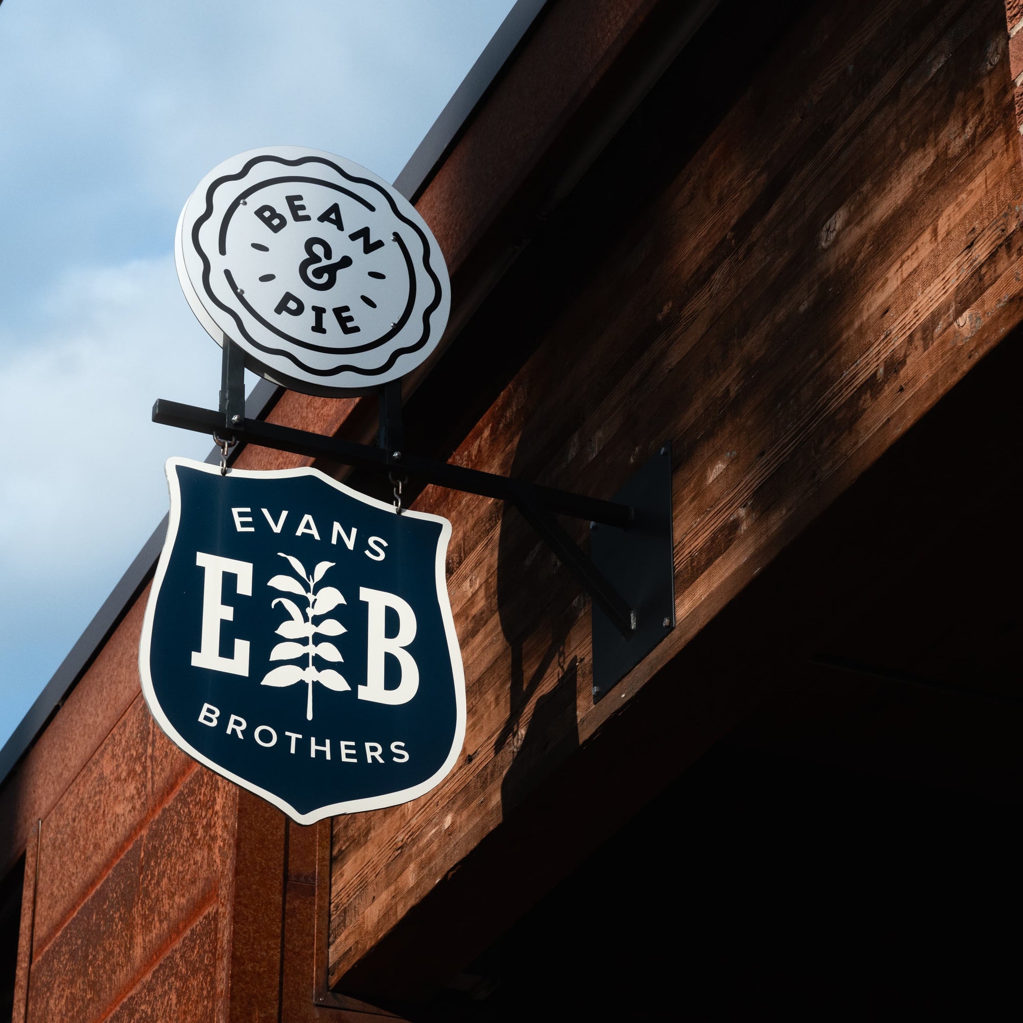 Evans Brothers and Bean & Pie Bakery signs outside the Coeur d'Alene café